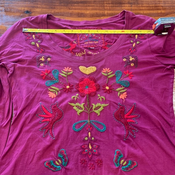 Johnny Was JW Los Angeles Embroidered Pink Floral LOVE Shirt - Picture 17 of 17